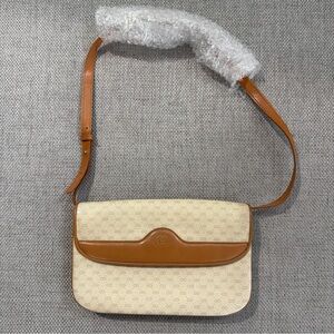 Elegant Cream and Tan Shoulder Bag